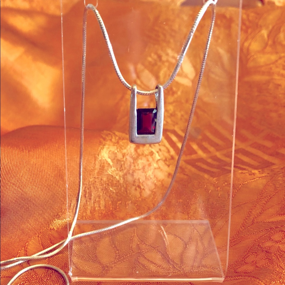 STERLING SILVER GARNET NECKLACE
